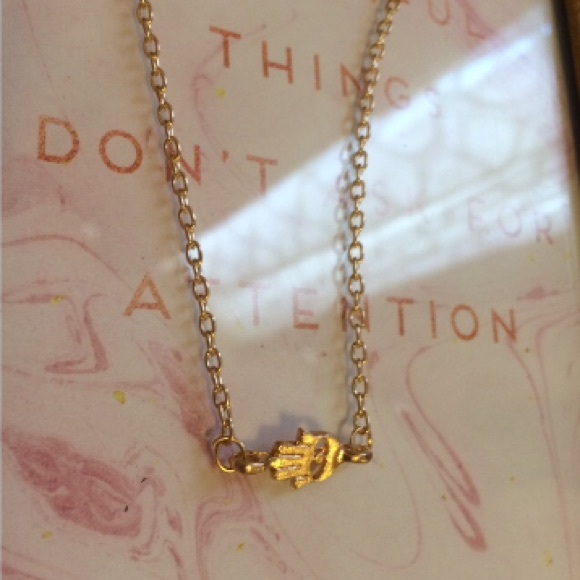 ✨One Left ✨Gold Hamsa Charm Necklace - Picture 5 of 5